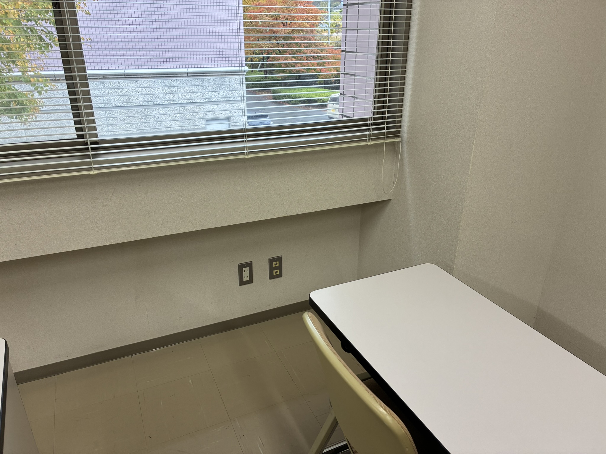 電源コンセント①